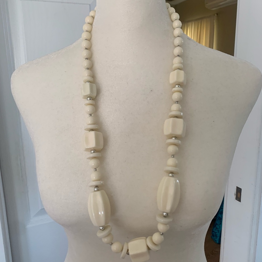 Elegant Cream Beaded Necklace